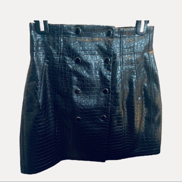 ZARA Faux Leather Croc Printed Button Up Skirt (XS) - Picture 3 of 10